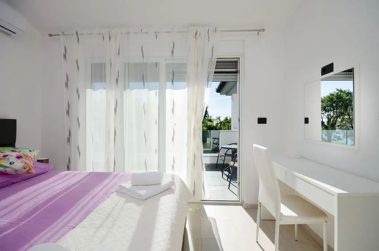 Villa Icici 0*,  Croatia