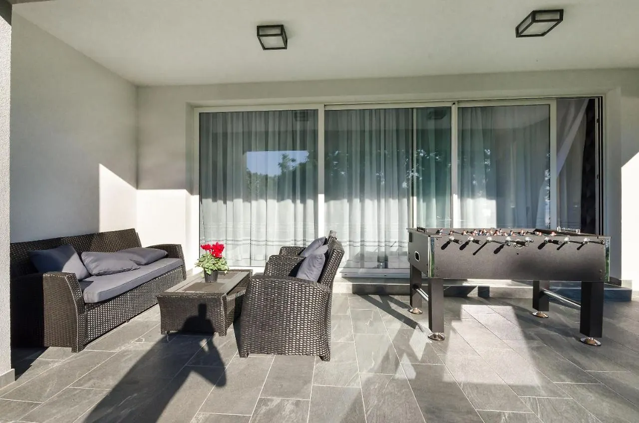 Villa Icici 0*,